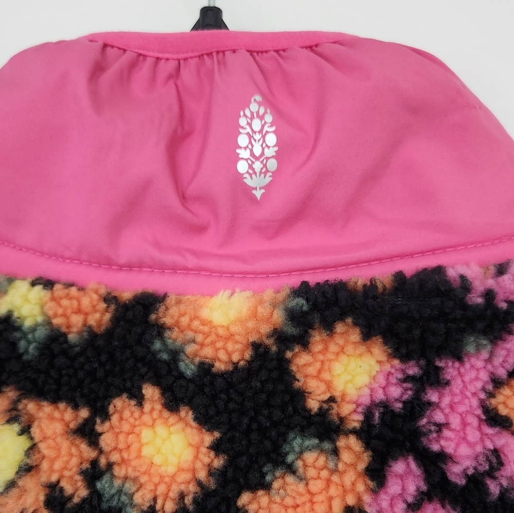 Floral Fleece Jacket in Black with Pink Trim - Picture 7 of 11
